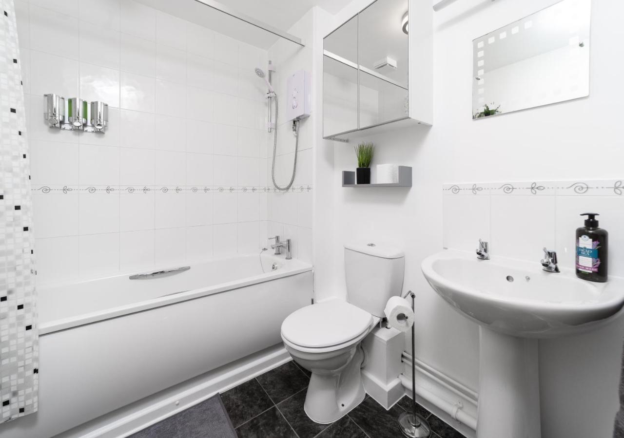 Charming 2Br Ground Floor Flat In Sholing, 11 Mins From City Centre - Recently Set Up With Love Southampton Exterior foto