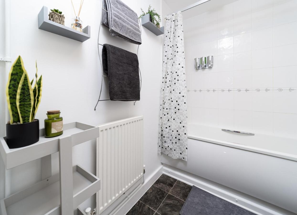 Charming 2Br Ground Floor Flat In Sholing, 11 Mins From City Centre - Recently Set Up With Love Southampton Exterior foto