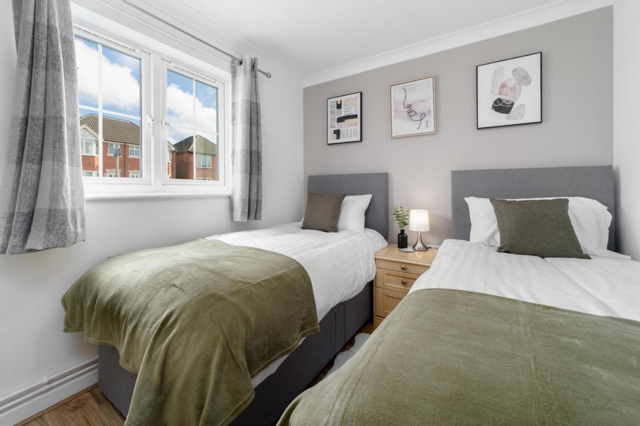 Charming 2Br Ground Floor Flat In Sholing, 11 Mins From City Centre - Recently Set Up With Love Southampton Exterior foto